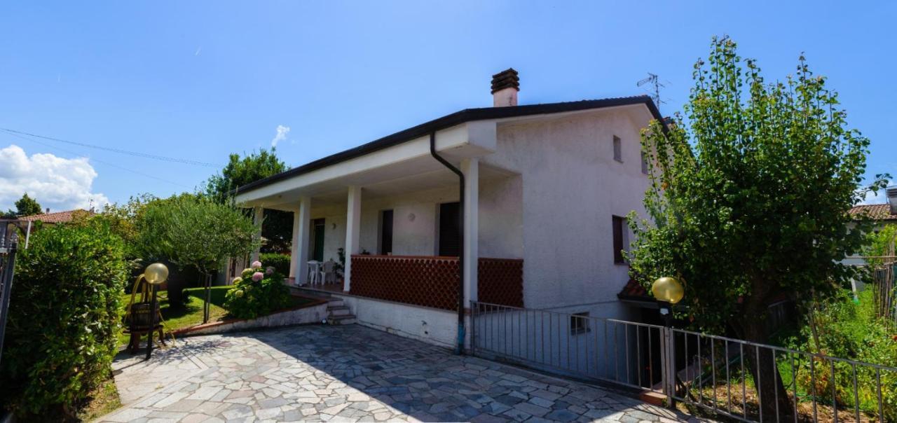 B&B Il Girasole Ortonovo Exterior photo