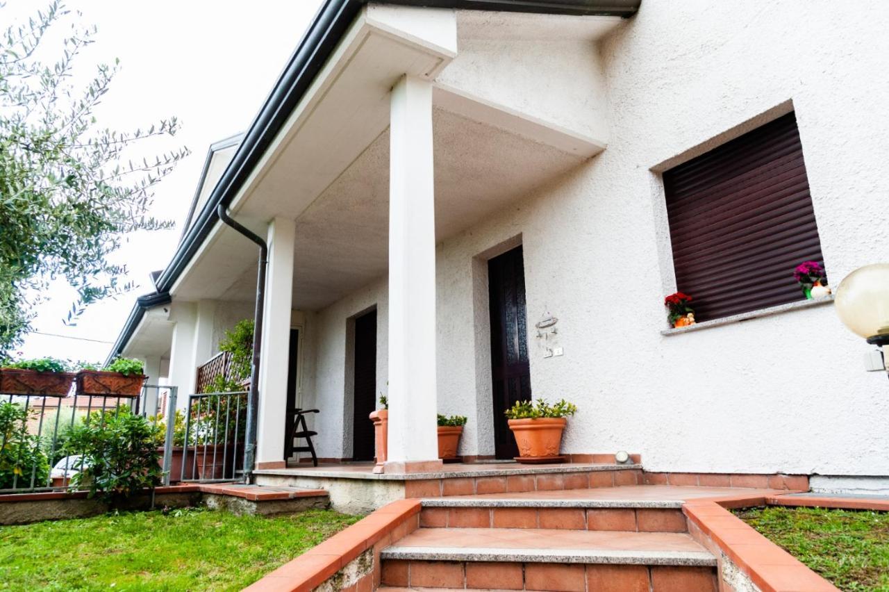 B&B Il Girasole Ortonovo Exterior photo