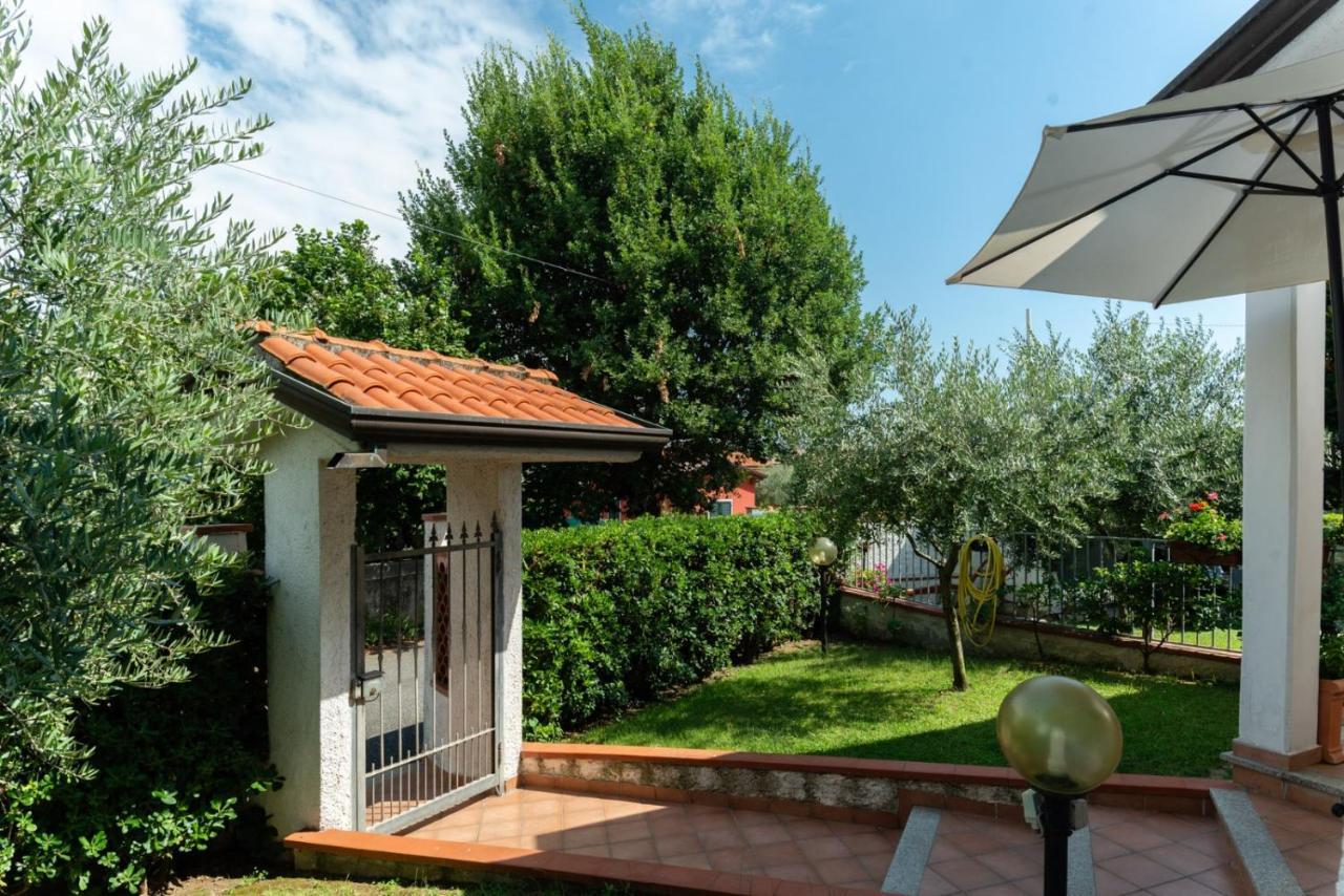 B&B Il Girasole Ortonovo Exterior photo