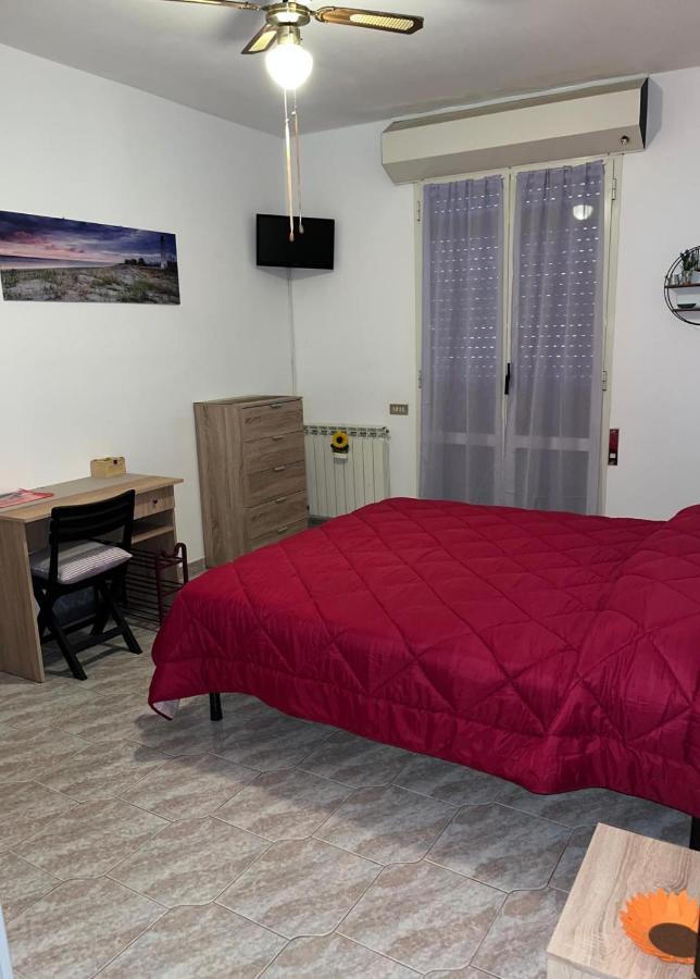 B&B Il Girasole Ortonovo Room photo