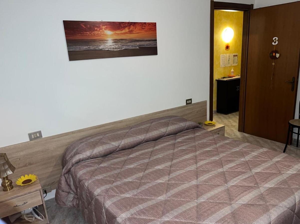 B&B Il Girasole Ortonovo Exterior photo
