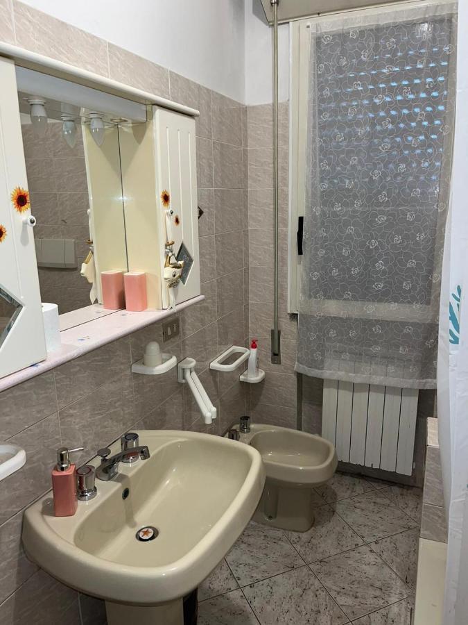 B&B Il Girasole Ortonovo Exterior photo