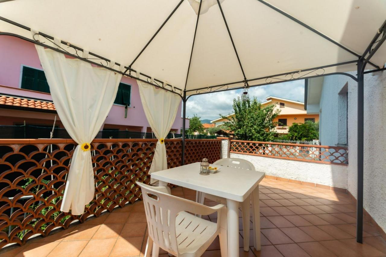B&B Il Girasole Ortonovo Exterior photo