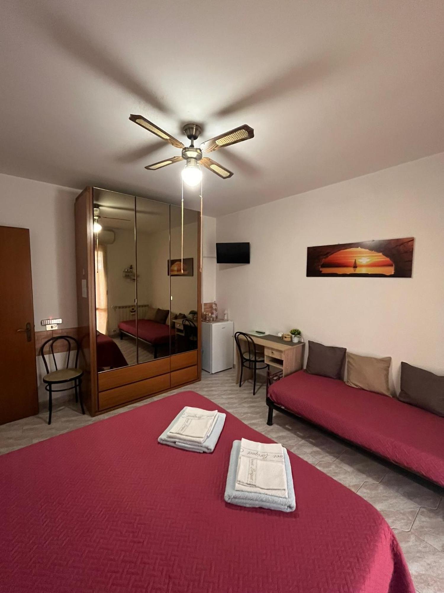 B&B Il Girasole Ortonovo Exterior photo