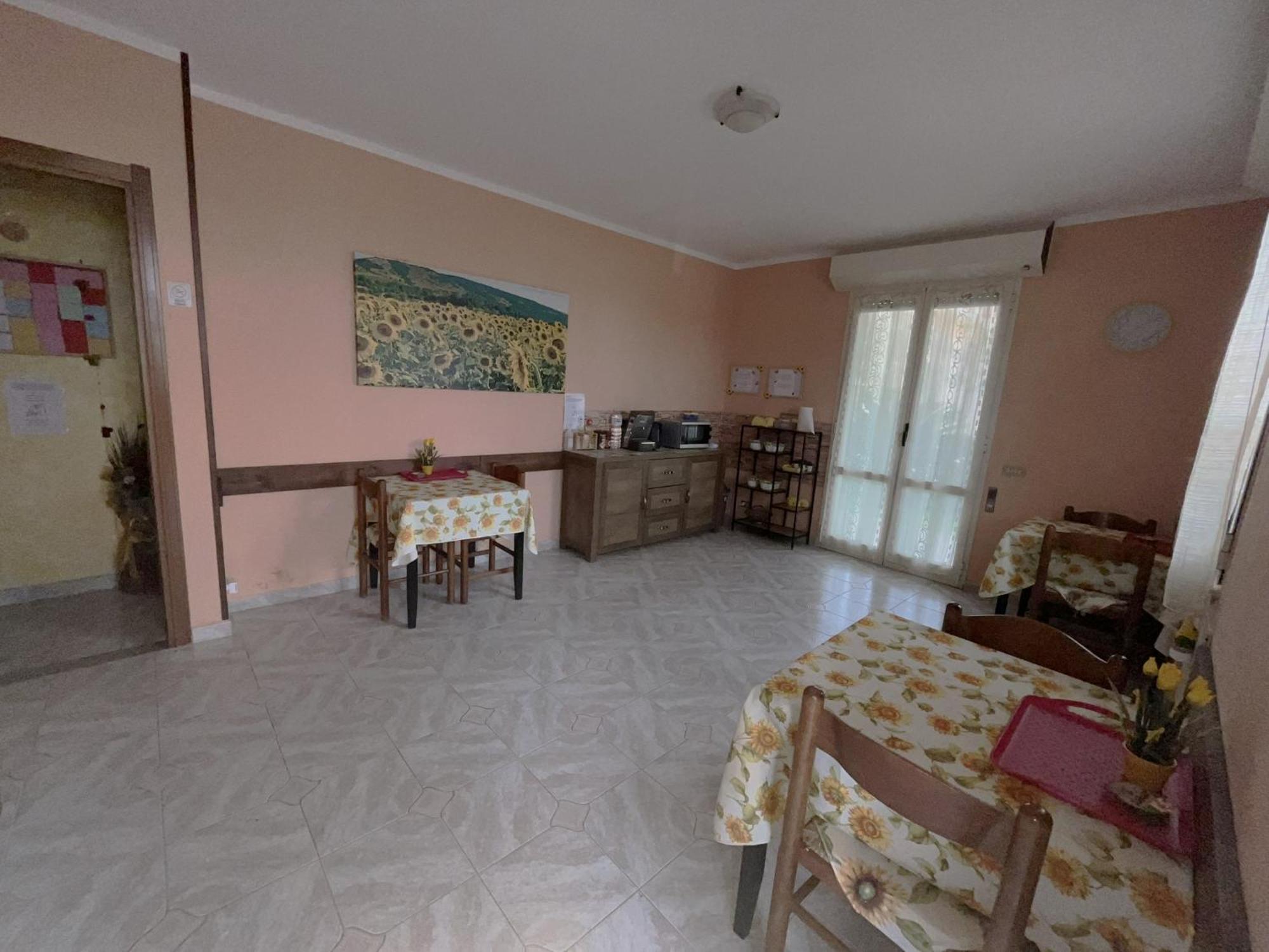 B&B Il Girasole Ortonovo Exterior photo