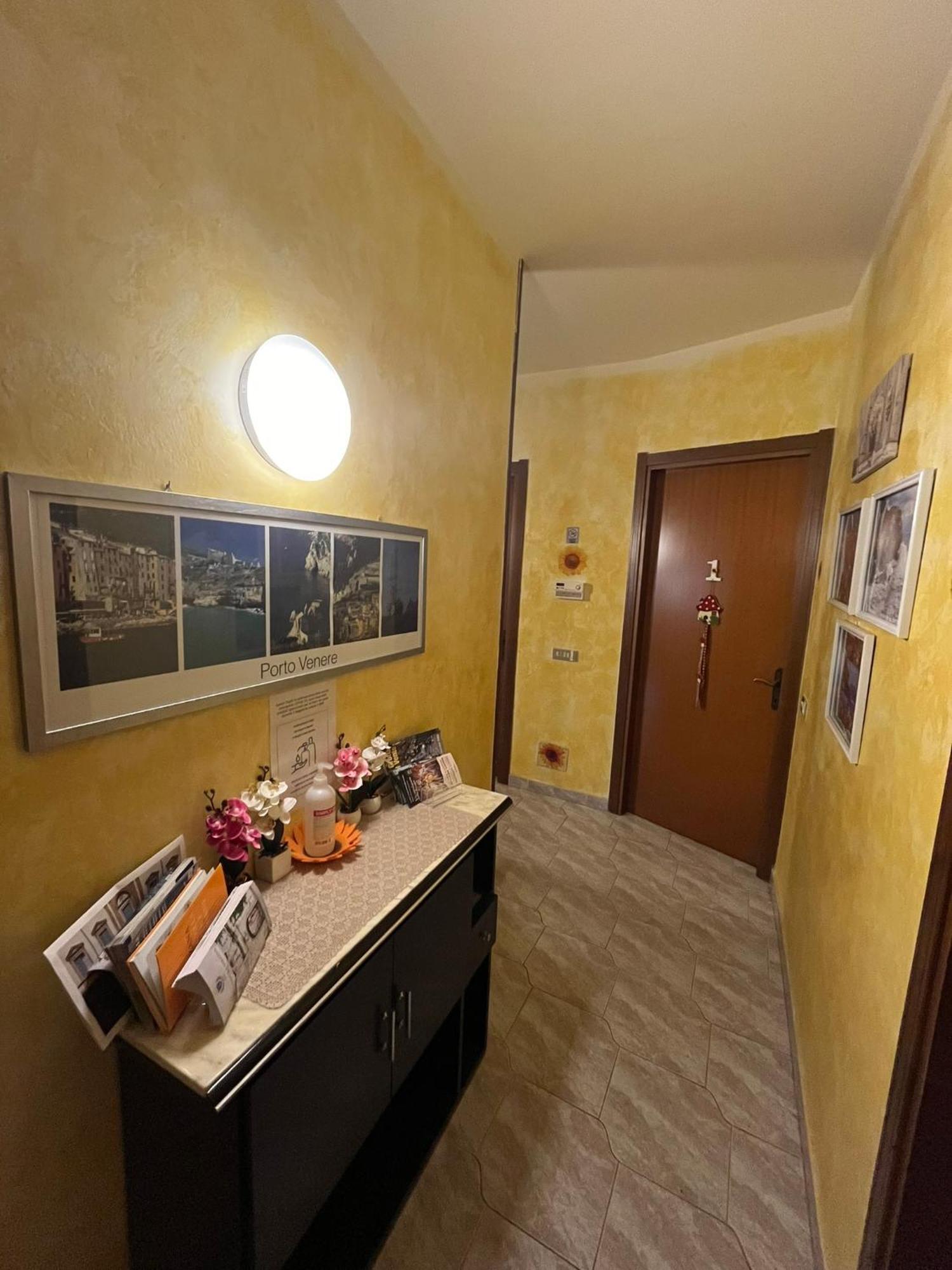 B&B Il Girasole Ortonovo Exterior photo