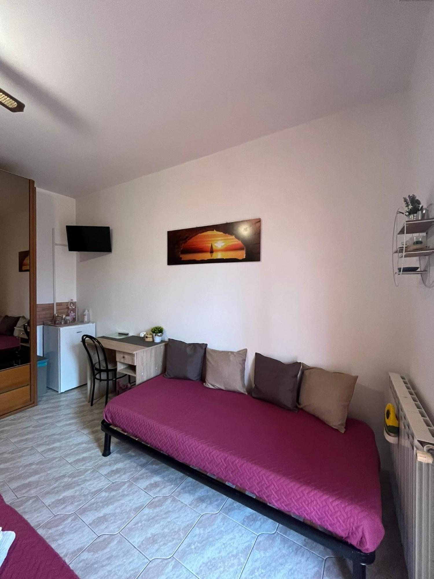 B&B Il Girasole Ortonovo Exterior photo