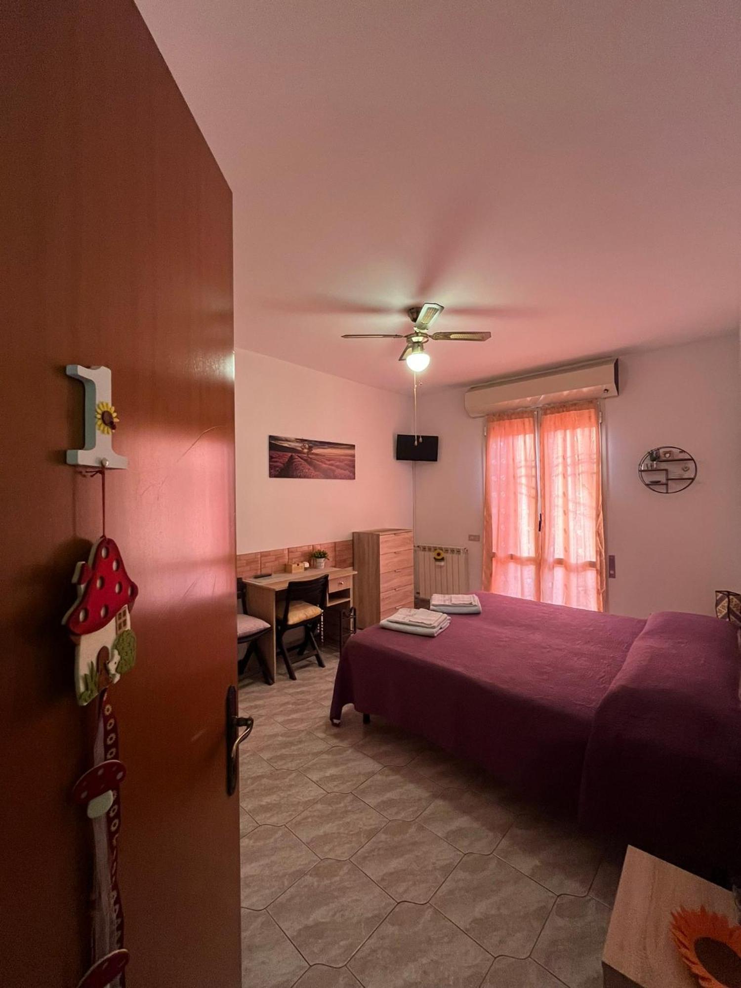 B&B Il Girasole Ortonovo Exterior photo